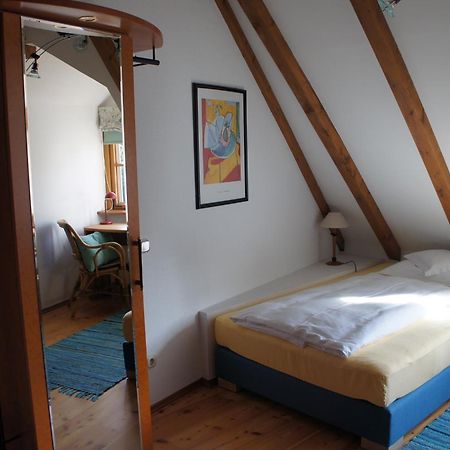 Hotel Schwarzer Adler Erlangen Oda fotoğraf