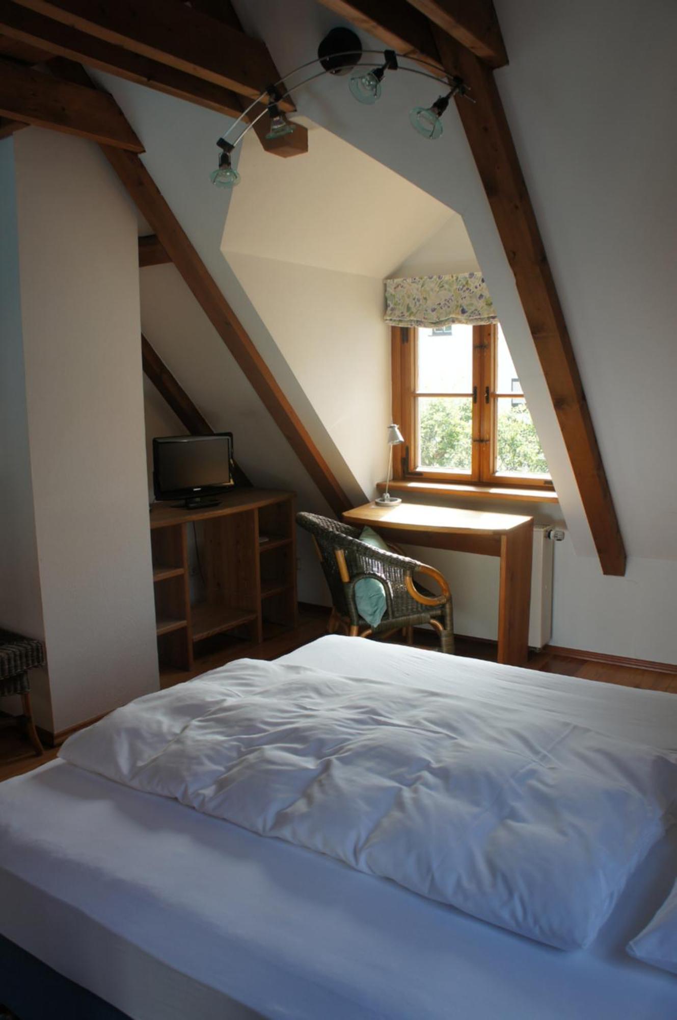 Hotel Schwarzer Adler Erlangen Oda fotoğraf
