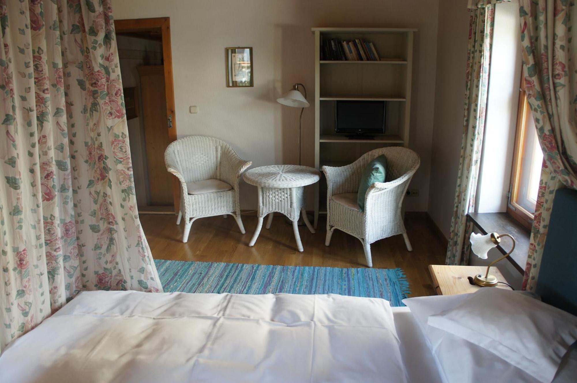 Hotel Schwarzer Adler Erlangen Oda fotoğraf